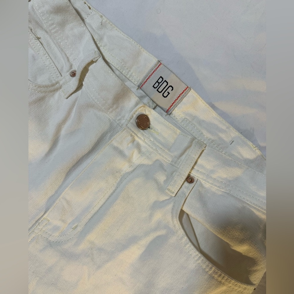 BDG Cream Skatie Fit Jeans